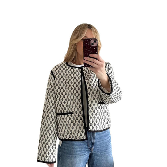 Damen Kurzboxy-Steppjacke mit Kontrastpaspelierung und Rundhalsausschnitt Shop Nory