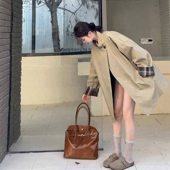 Damen Kurztrench mit Stehkragen verdeckter Druckknopfleiste und kariertem Ärmelbesatz Shop Nory