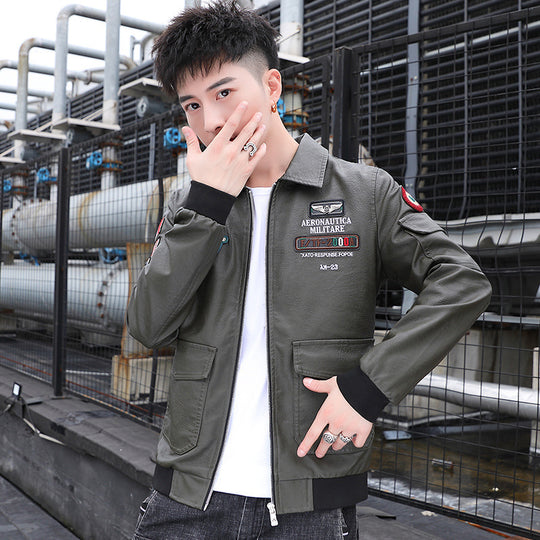 Herren Aviator‑Bomberjacke im Military‑Style mit großem Rückenpatch und Ärmeltasche Shop Nory