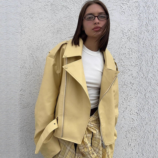 Damen Oversize-Bikerjacke aus veganem Lederimitat mit großem Revers und Taillengürtel Shop Nory