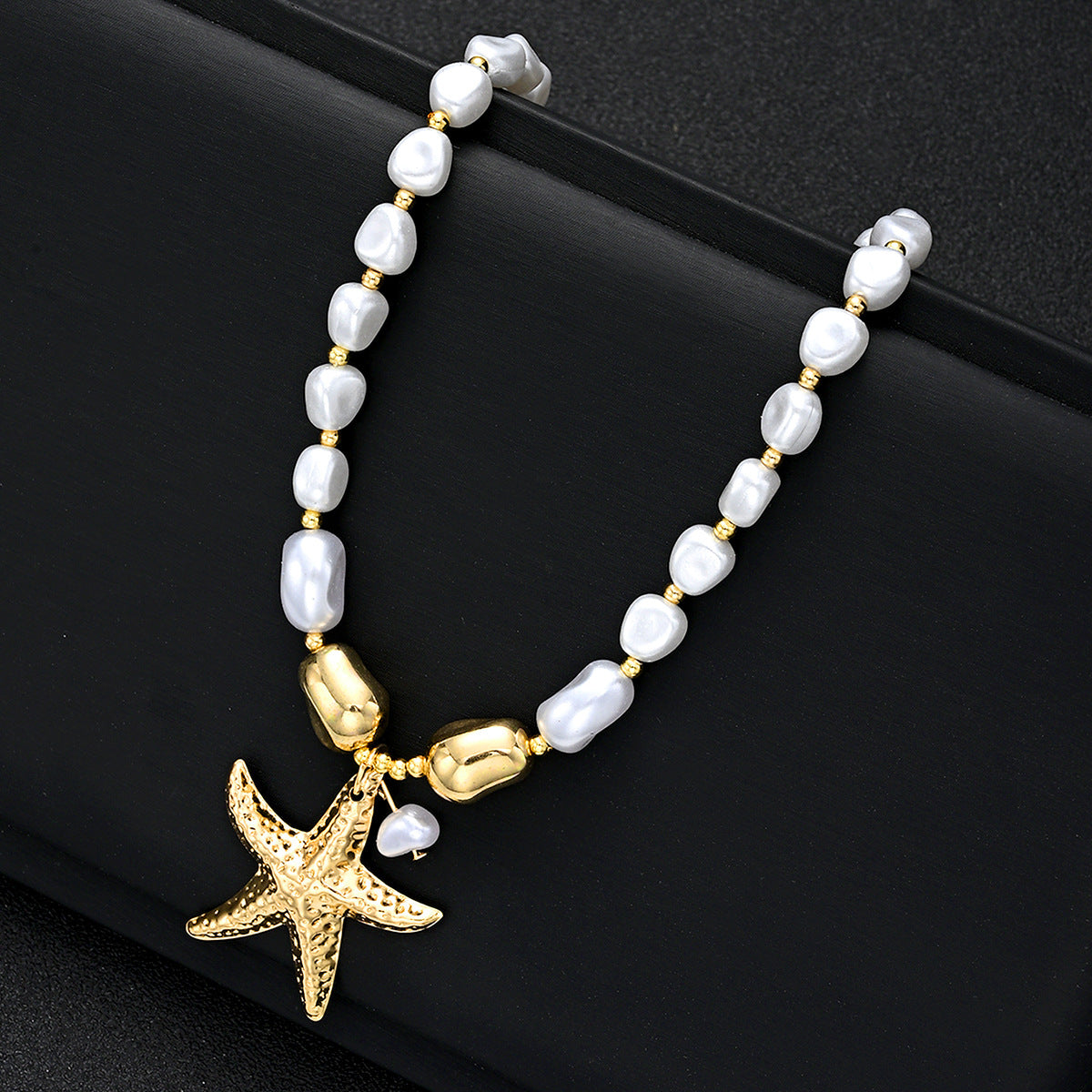 Damen Halskette mit eleganten Perlen und maritimen Anhängern Shop Nory