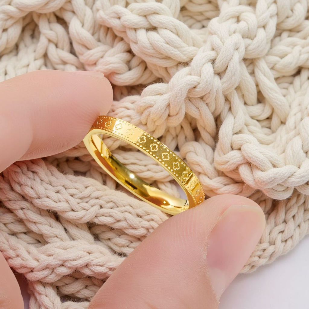 Damen Ring mit kunstvollem floralem Muster und polierter Oberfläche Shop Nory