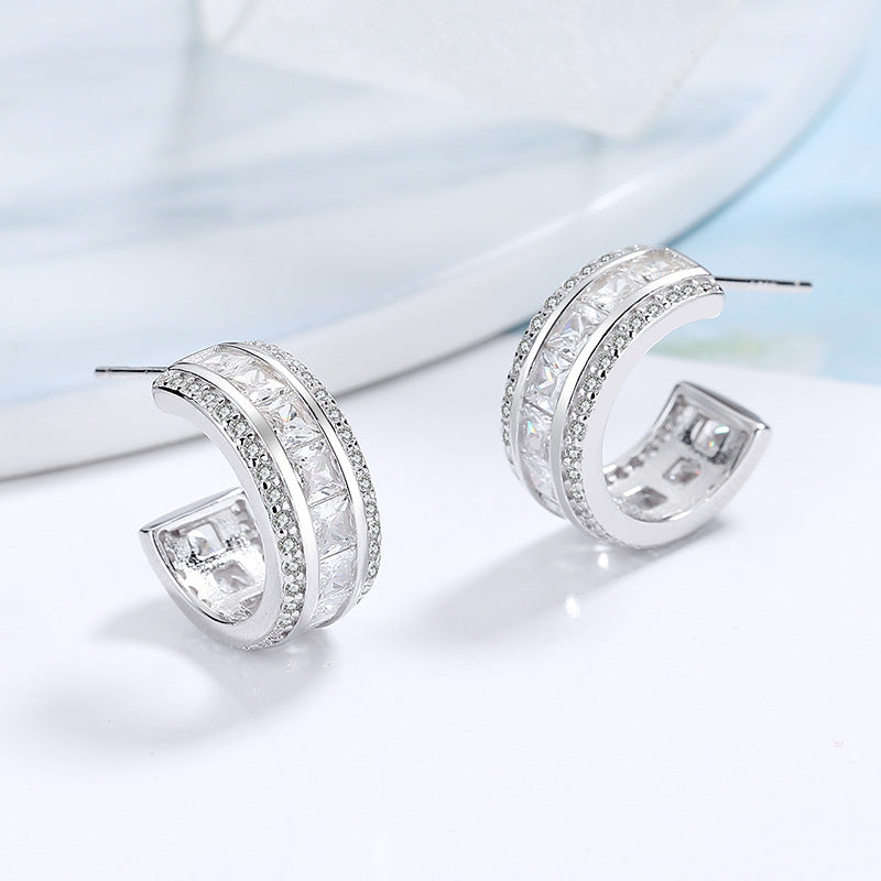 Damen Creolen mit funkelndem Zirkonbesatz und elegantem Design Shop Nory
