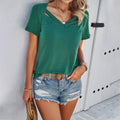 Damen V-Ausschnitt T-Shirt mit dekorativen Cut-Outs und lässigem Schnitt