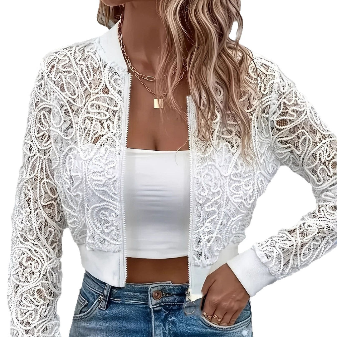Damen Cropped Spitzen-Bomberjacke mit floraler Häkeloptik und Rippbündchen Shop Nory