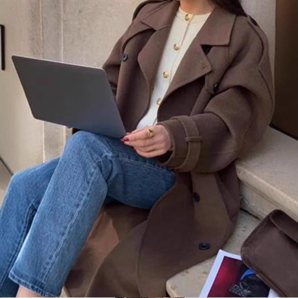 Damen Extravagant geschnittener Oversize-Wollmantel mit Schulterklappen und weitem Schalkragen Shop Nory