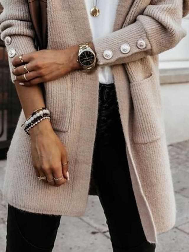 Damen Elegante Strickjacke mit Knopfdetails und praktischen Taschen