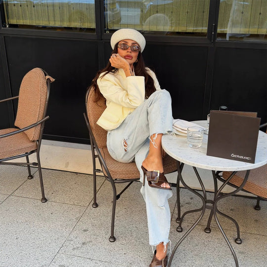 Damen Kurzblazer mit kurzem Cropped-Schnitt, Stehkragen und dekorativen Hakenverschlüssen Shop Nory