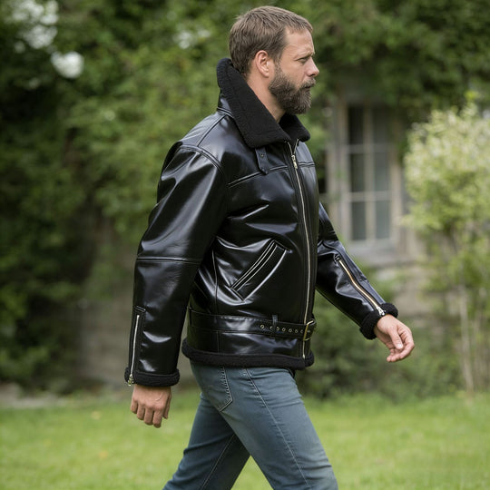 Herren Kunstleder-Fliegerjacke mit Teddyfutter, Reißverschlusstaschen und Taillengürtel Shop Nory