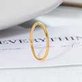 Damen schlichter Ring mit funkelnden Zirkonia-Details Shop Nory