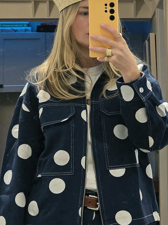 Damen weite Cargo-Hose mit hoher Taille, Punkteprint und sichtbaren Kontrastnähten Shop Nory