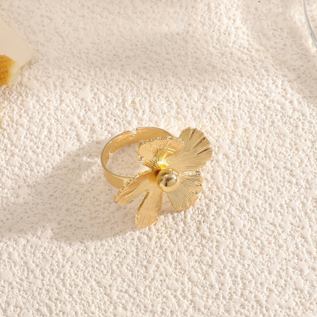 Damen Armschmuck mit floralem Design und hochwertiger Oberflächenverarbeitung Shop Nory