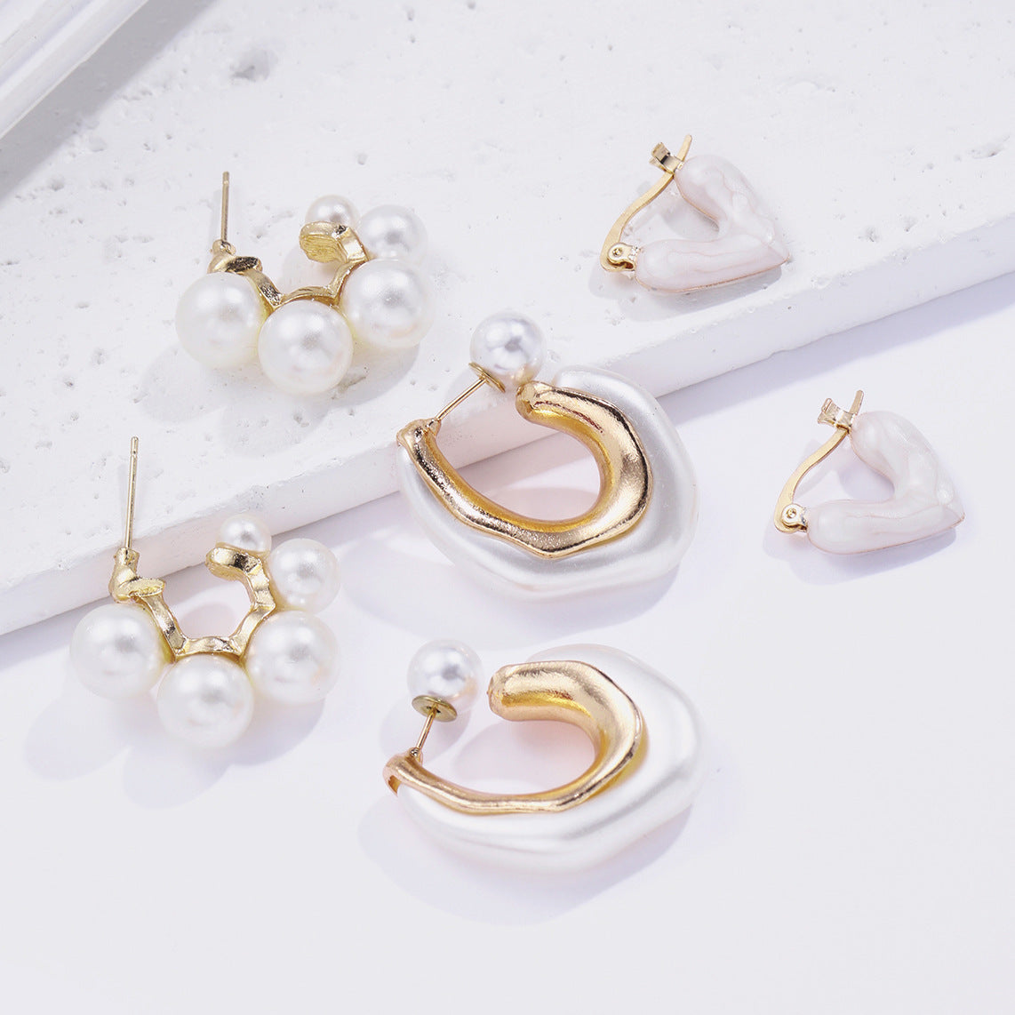 Damen Ohrschmuck Set mit kunstvollen Perlen- und Herzdesigns Shop Nory