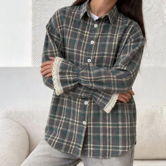 Damen Karo-Hemdbluse mit Spitzenmanschetten und Oversize-Schnitt Shop Nory