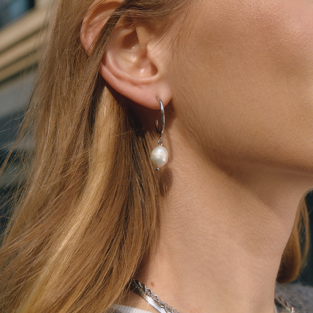 Damen Ohrhänger mit eleganten Perlenakzenten und hypoallergener Edelstahlverarbeitung Shop Nory