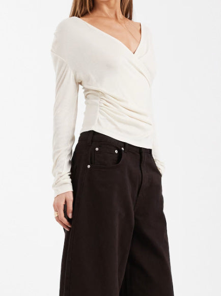 Damen Figurbetontes Wickelshirt mit V-Ausschnitt und Raffung Shop Nory