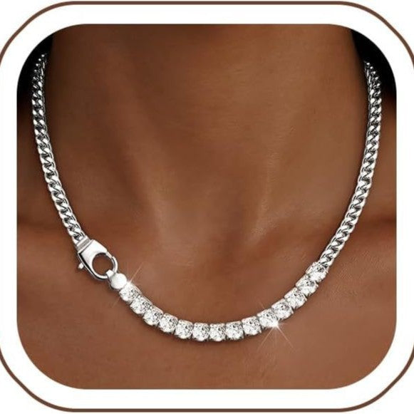 Damen Halskette mit schimmernden Zirkonia und robustem Gliederketten-Design Shop Nory