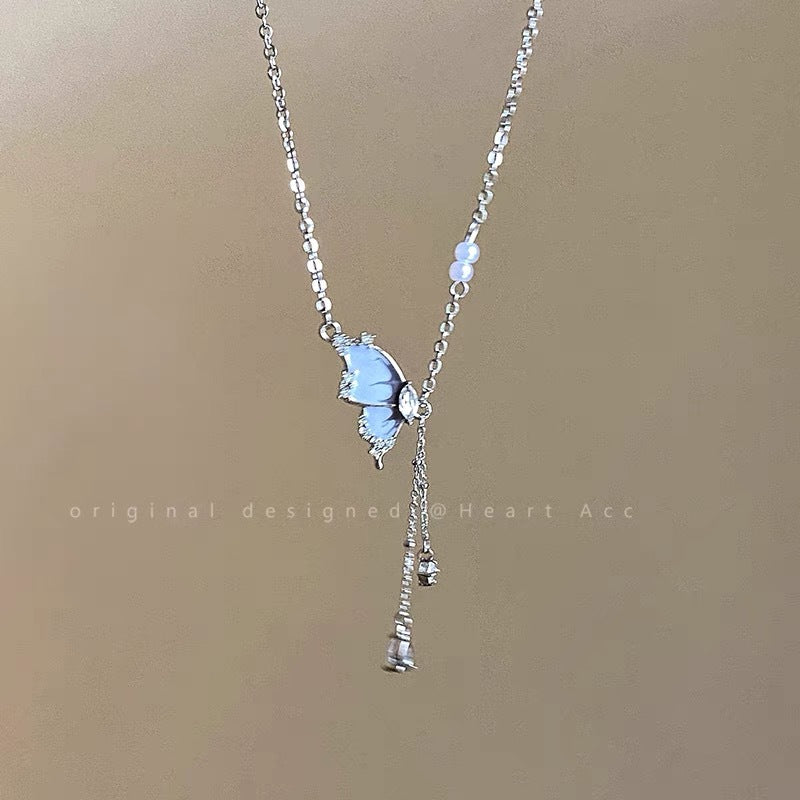Damen Elegante und filigrane Kette mit Schmetterling Shop Nory