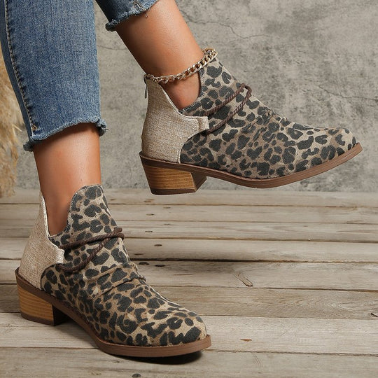Damen Kurzstiefelette mit Leoparden-Print, Canvas-Obermaterial, dekorativem Flechtriemen und niedrigem Blockabsatz Shop Nory