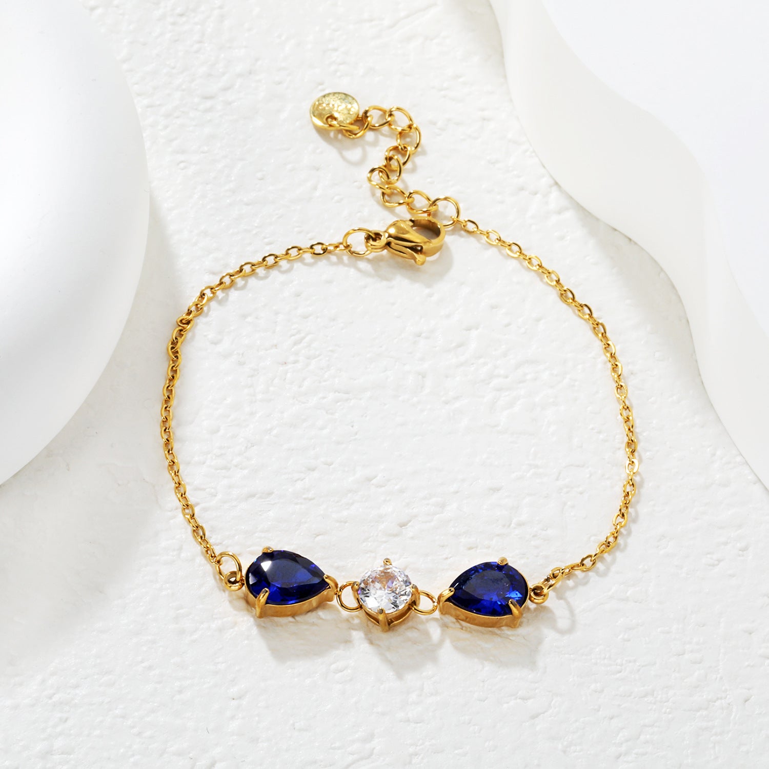 Damen Armband mit funkelnden Kristallelementen Shop Nory