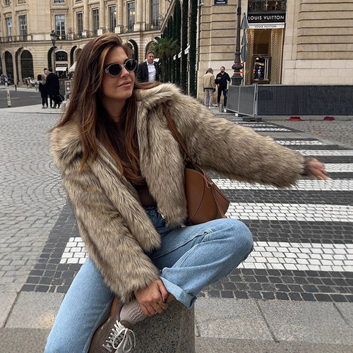 Damen Kurz geschnittener Faux‑Fur Boxy‑Mantel mit Kapuze und Reißverschluss Shop Nory