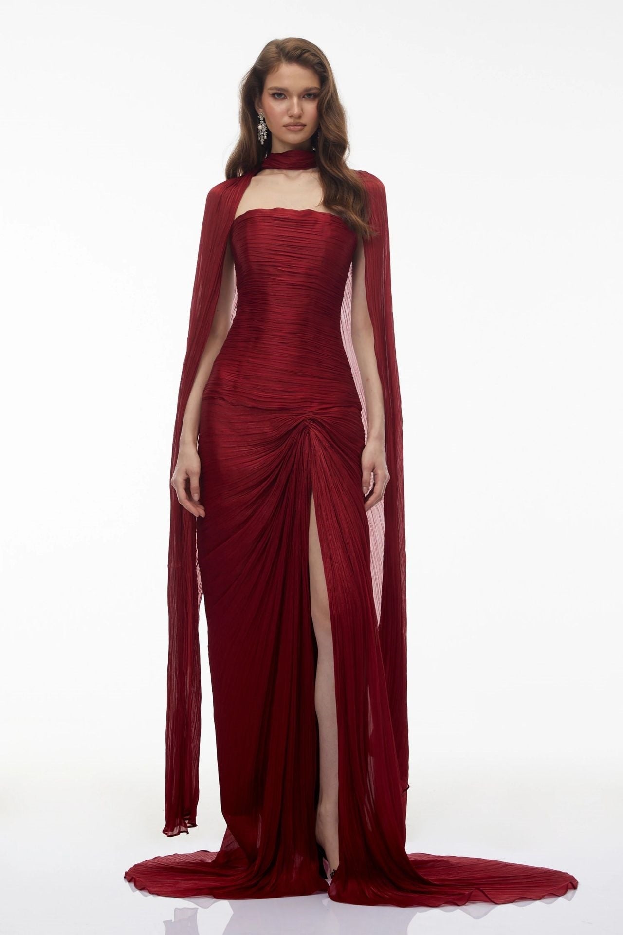 Damen Elegantes Maxikleid mit schulterfreier Silhouette und drapierter Cape-Optik Shopnory