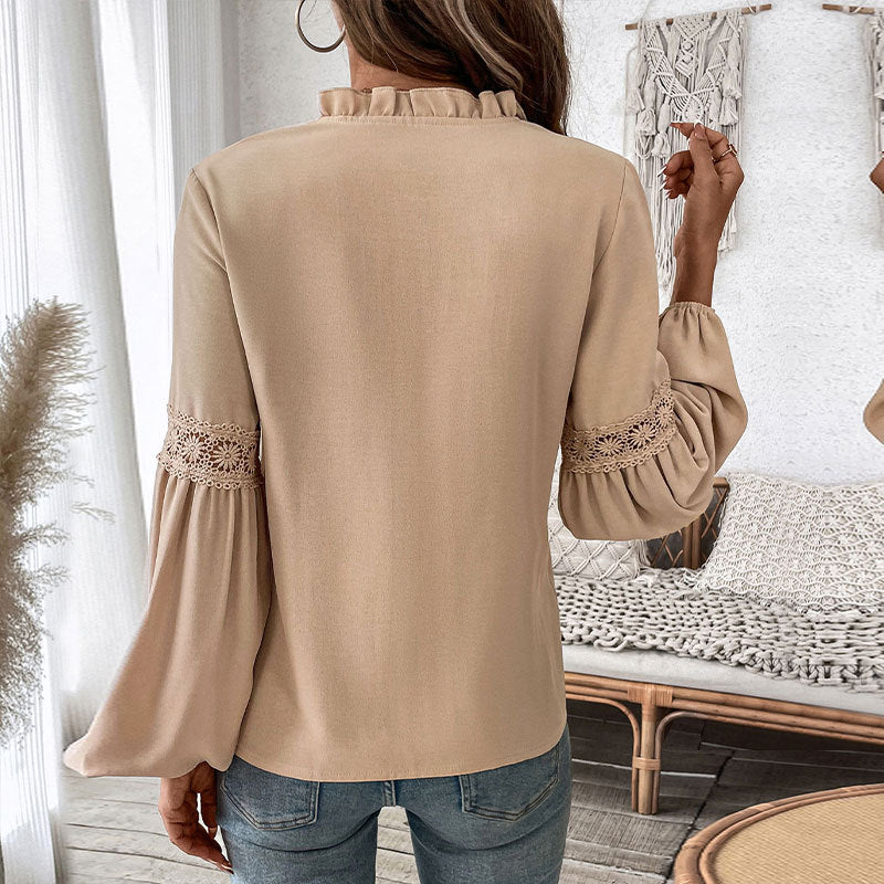 Damen Bluse mit feinen Falten und eleganten Spitzendetails