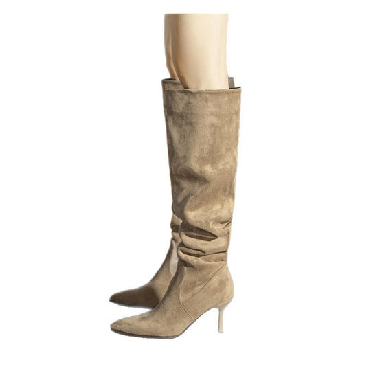 Damen Slouch‑Stiefel aus Wildlederoptik mit spitzer Zehenform und niedrigem Kitten‑Absatz Shop Nory