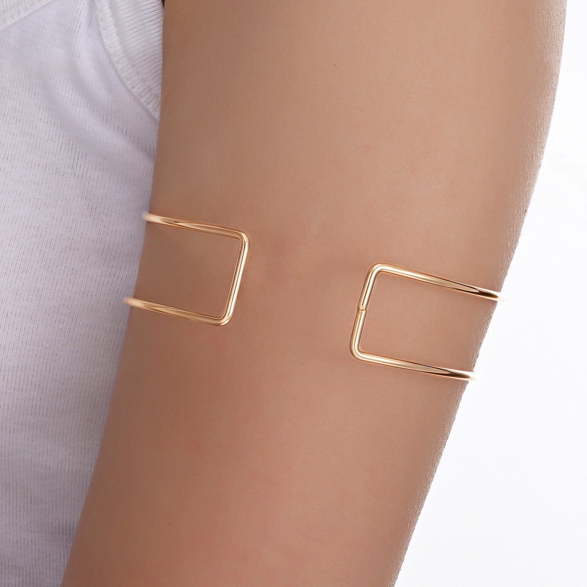 Damen minimalistisches Armreif aus hochwertigem Metall Shop Nory