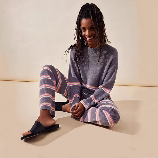 Damen gestreiftes Strick-Lounge-Set mit weichem Oversize-Pullover und weitem High-Waist-Hose Shop Nory