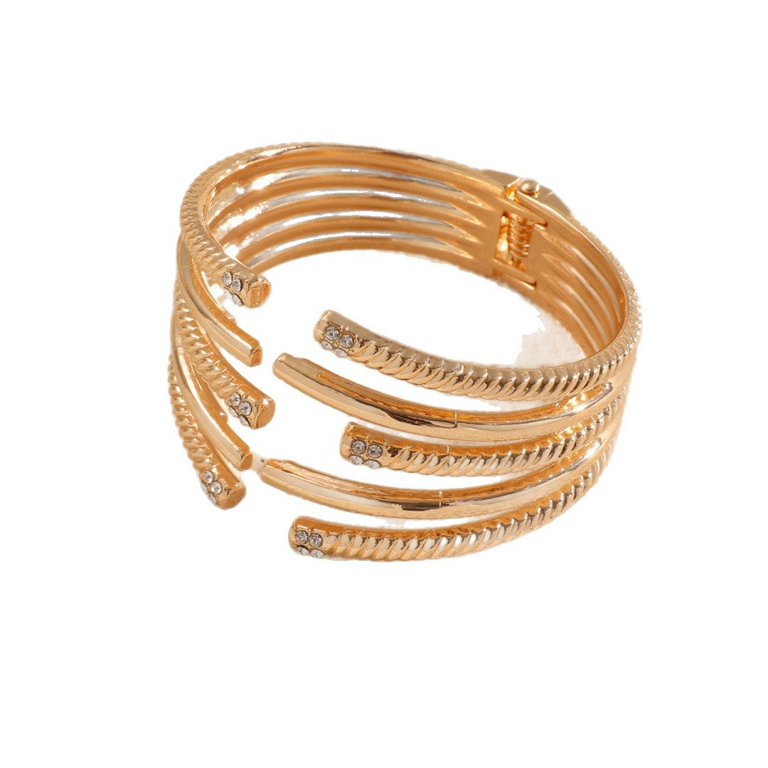 Damen Offener Armreif mit modernem, mehrschichtigem Design Shop Nory