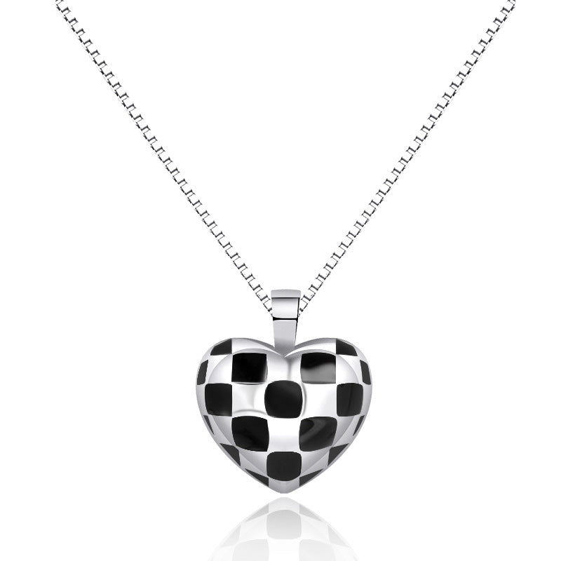 Damen Halskette mit herzförmigem, schachbrettartigem Anhänger Shop Nory