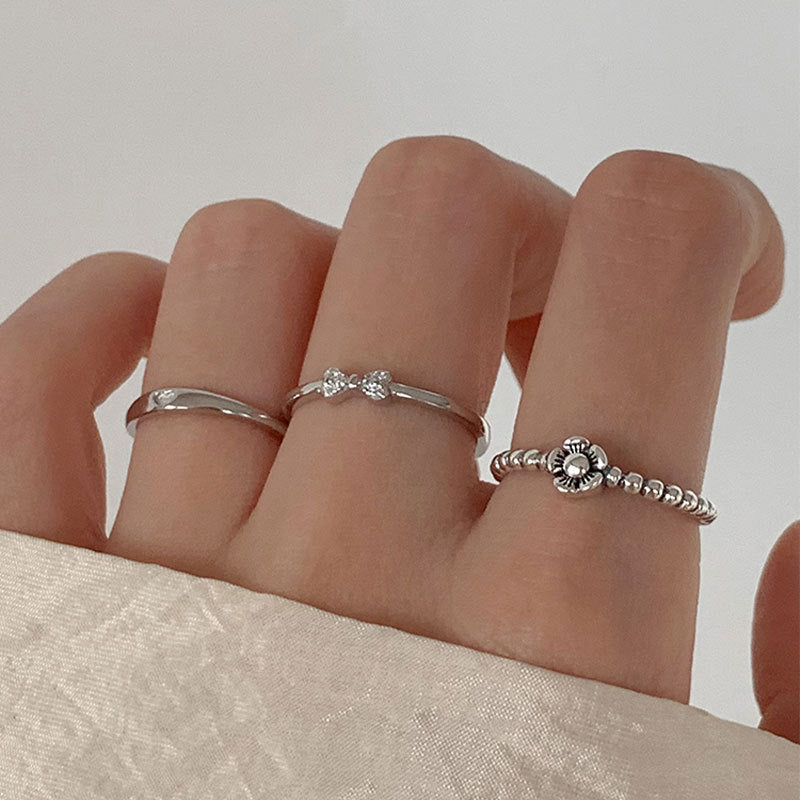 Damenring mit modernen Zirkonia-Akzenten Shop Nory
