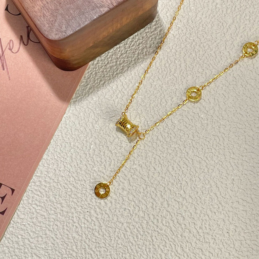 Damen elegante Halskette mit einzigartigen Anhängern und filigraner Kette Shop Nory