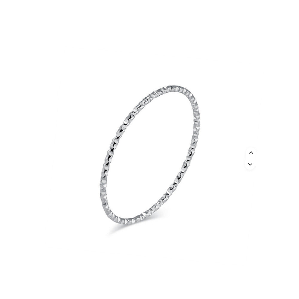Damen Ring mit elegantem, gedrehtem Design aus hochwertigem Edelstahl Shop Nory