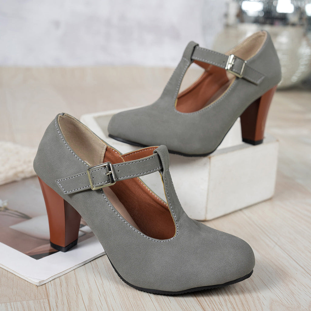 Damen T-strap Pumps mit eleganter Absatzhöhe und verstellbarem Riemen