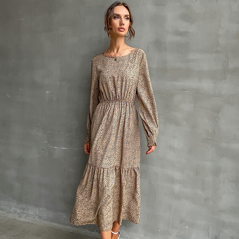 Damen Langes Stufenmaxikleid mit elastischer Taillenraffung und feinem Punkteprint Shop Nory