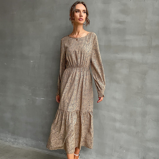 Damen Langes Stufenmaxikleid mit elastischer Taillenraffung und feinem Punkteprint Shop Nory