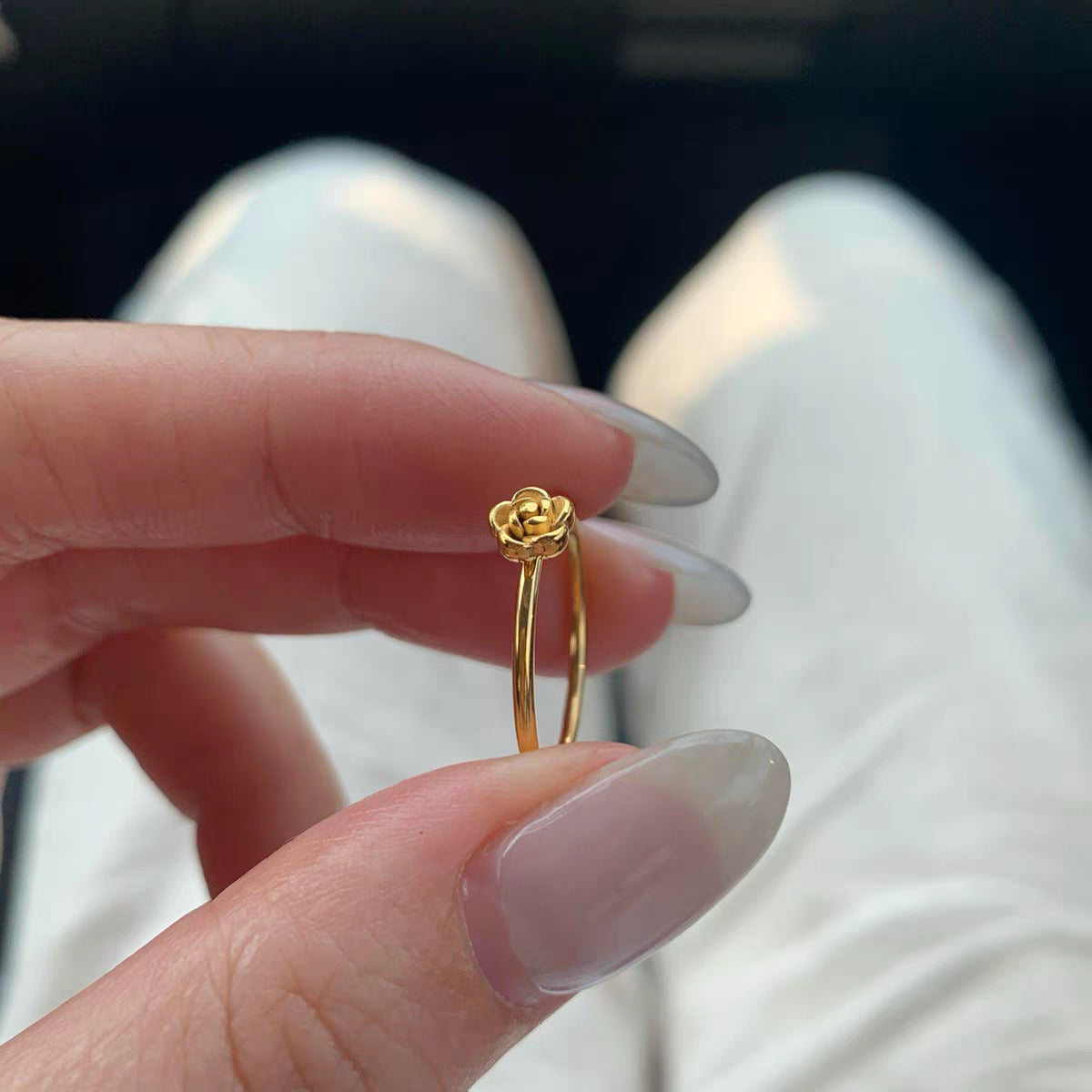 Frauen Ring mit Rosenelement Shop Nory