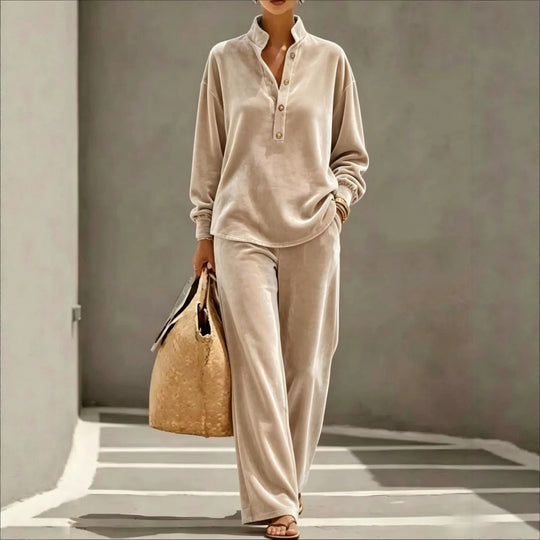 Damen Velours-Loungewear-Set mit Stehkragen-Henleytop und weiter Palazzohose Shop Nory