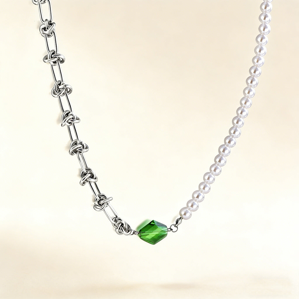 Damen Halskette mit stilvollem Kristallanhänger und hochwertiger Edelstahlstruktur Shop Nory
