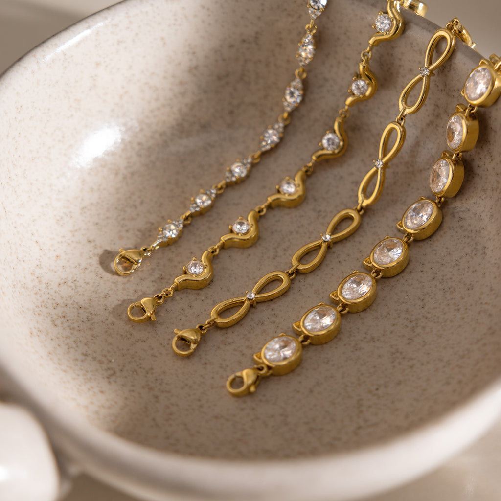 Damen Armband mit funkelnden Kristallen und elegantem Design Shop Nory