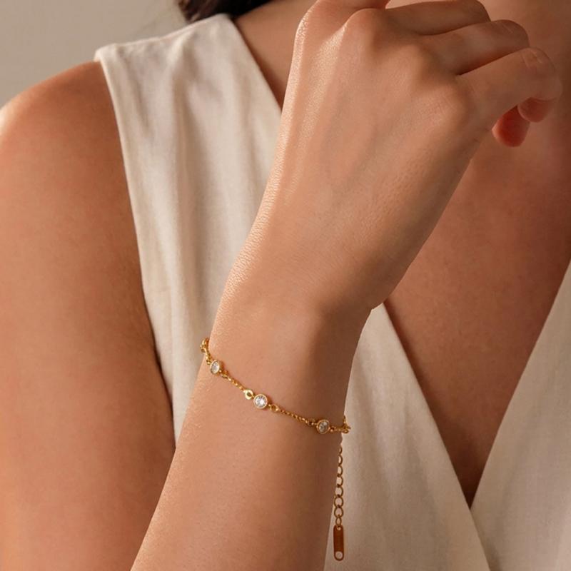 Damen filigranes Armband mit funkelnden Zirkonia Shop Nory