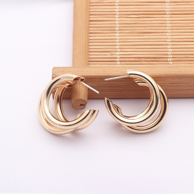 Damen Ohrringe aus hochwertigem Edelstahl mit verspieltem Kettendesign Shop Nory