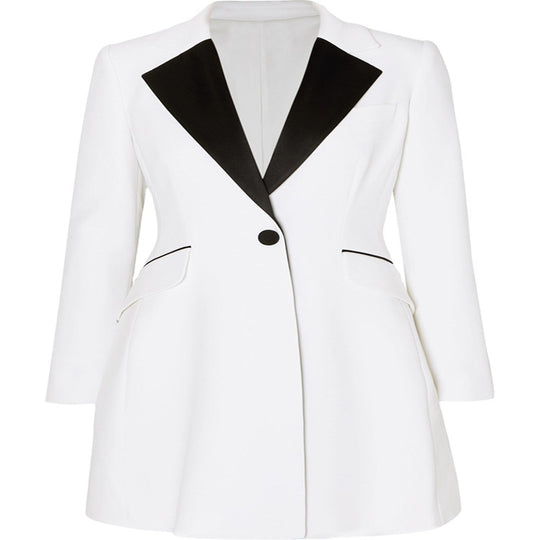 Damen Kurzes tailliertes Blazerkleid im Smokingstyle mit kontrastierendem Satinrevers Shop Nory