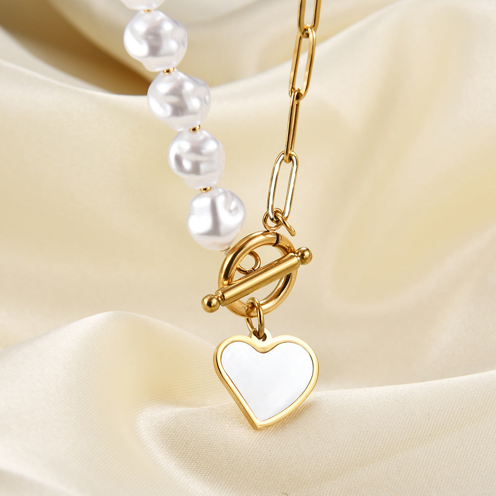 Damen Halskette mit elegantem Herzanhänger und luxuriösen Perlen-Details Shop Nory