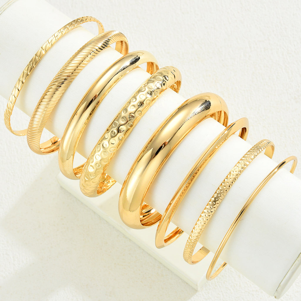 Damen Armreifen-Set mit verschiedenen Designs und Texturen Shop Nory
