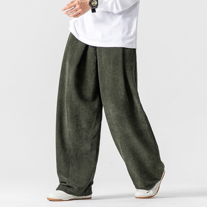 Herren Weite Cordhose mit Bundfalten und Relaxed-Silhouette Shop Nory