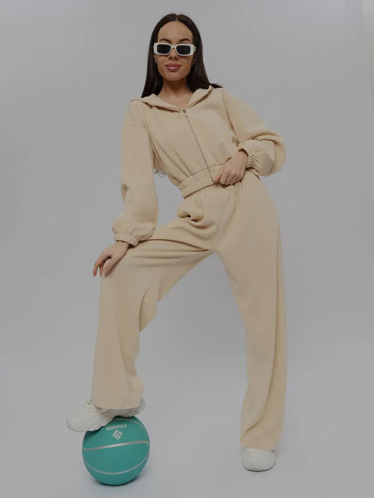 Damen Velours-Loungewear-Set mit kurzem Reißverschluss-Hoodie und weiter hochgeschnittener Palazzohose Shop Nory