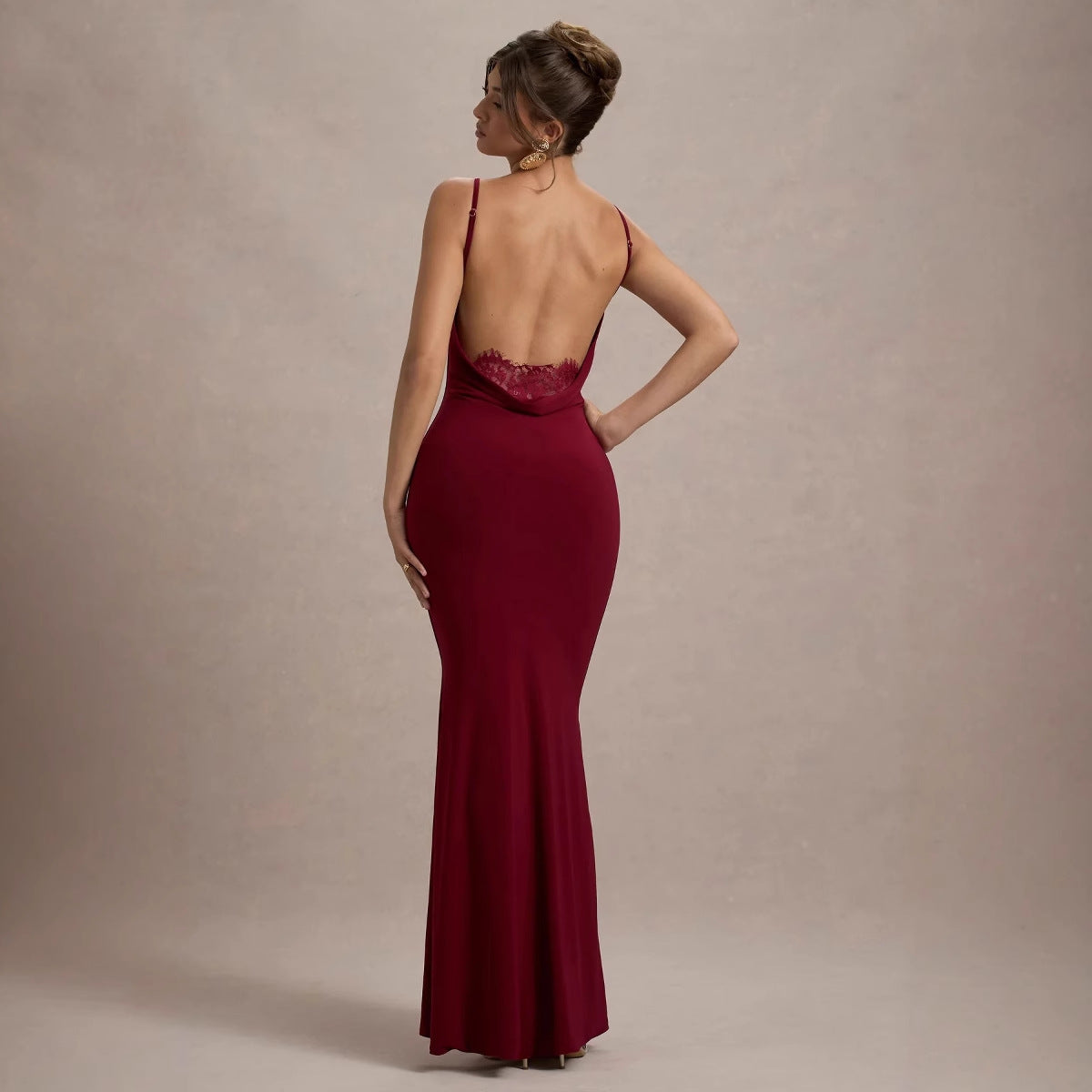 Damen Elegantes Maxikleid mit ansprechendem Spitzenrücken und taillierter Silhouette Shopnory